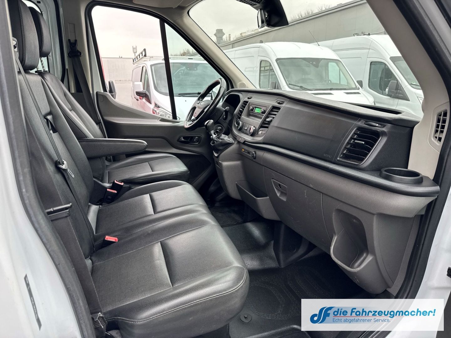 Fahrzeugabbildung Ford Transit Pritsche 350 L2 Doppelkabine  2.0 TDCi D