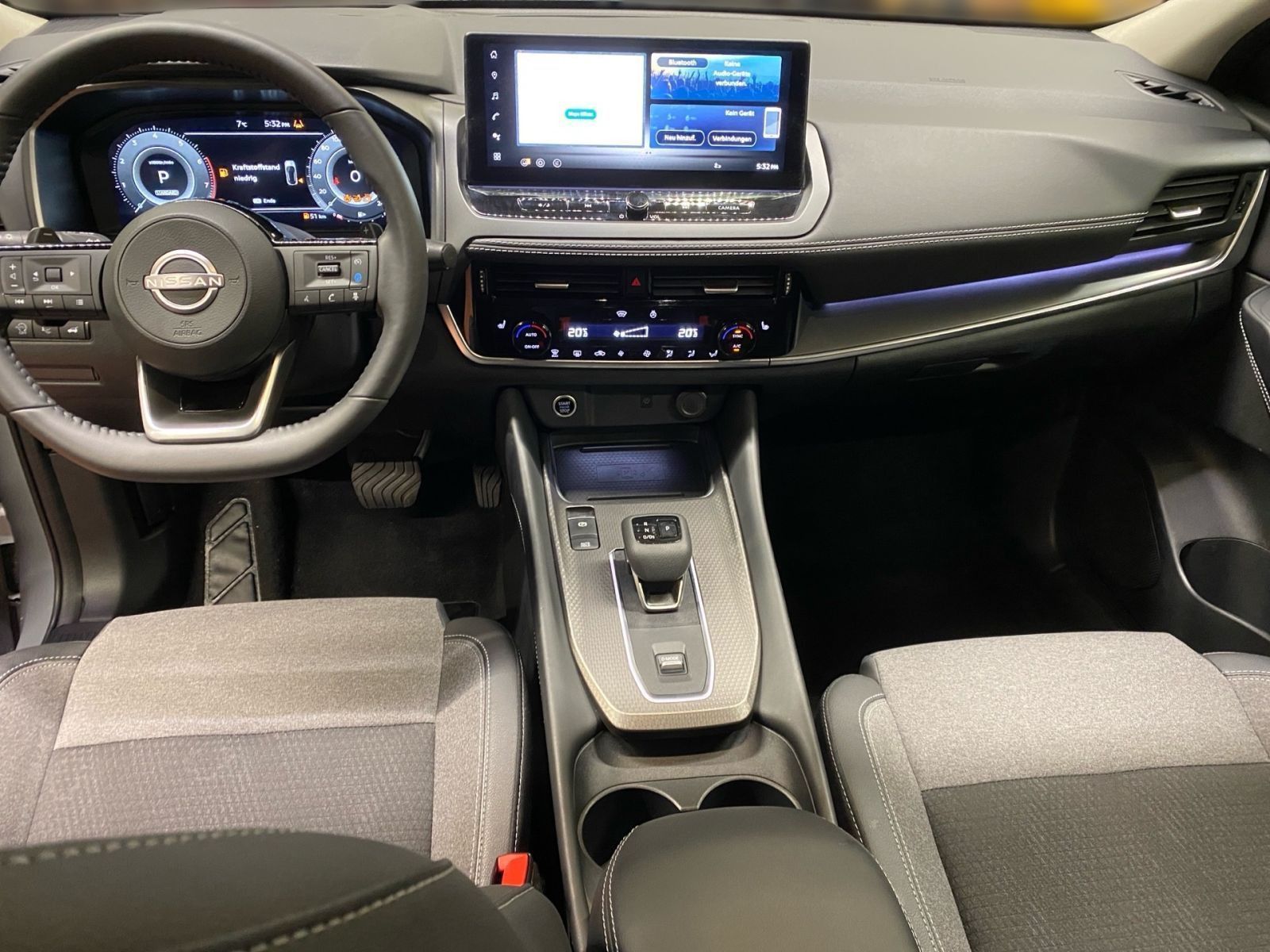 Fahrzeugabbildung Nissan Qashqai 1.3 DIG-T MHEV Automatik N-Connecta *HUD