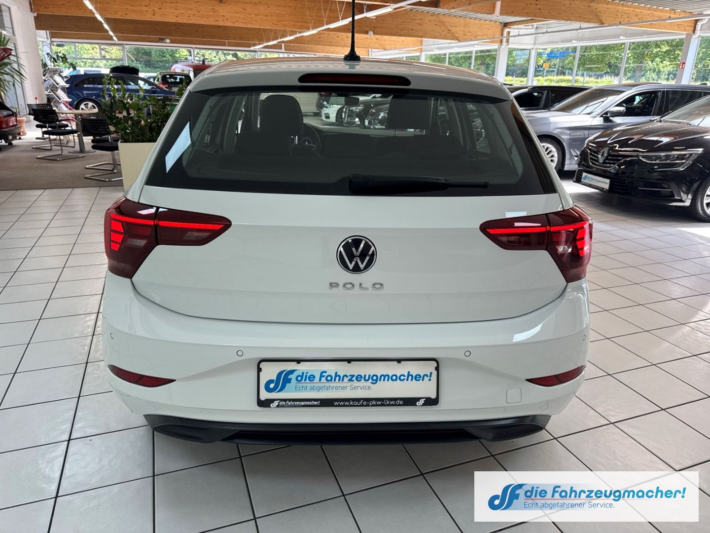 Fahrzeugabbildung Volkswagen Polo VI Life 1.0 TSI EU6d Navi Digitales Cockpit