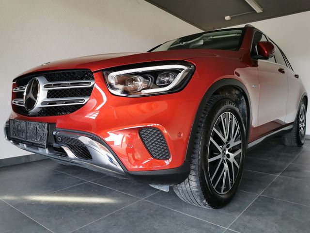 Mercedes-Benz GLC 300 e 4MATIC,Premium Plus,Luft,Panorama