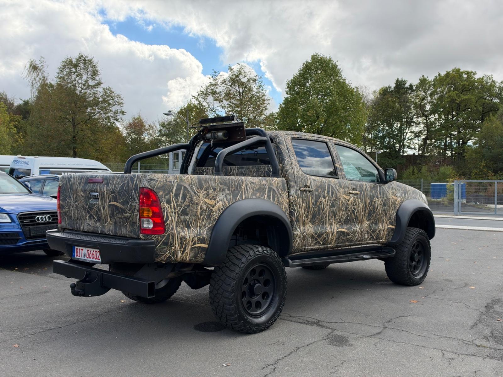 TOYOTA HILUX DOUBLE CAB LIFE 171 ch 4X4 BVM - TREUIL - ATTELAGE - 145000 km