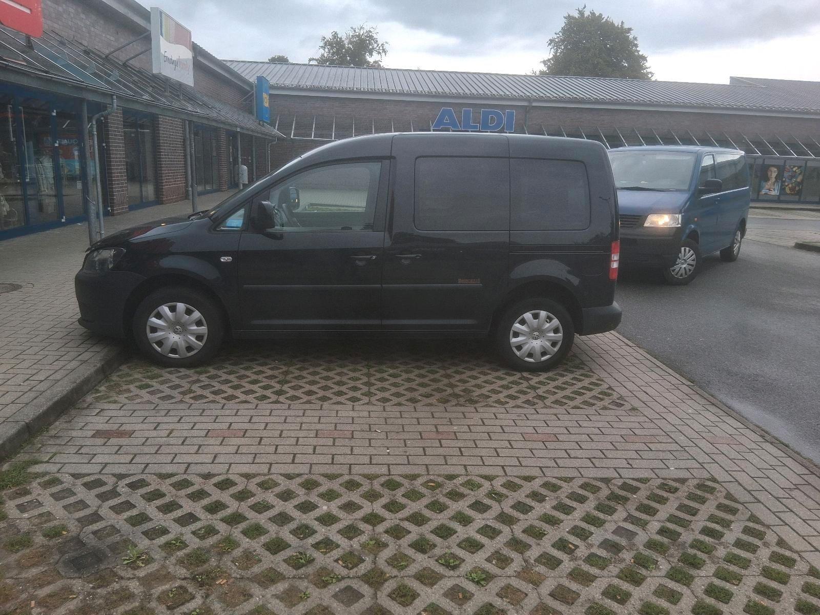 Volkswagen Caddy 2012 — rear view