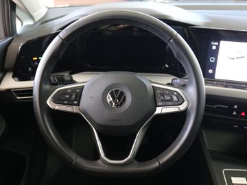 Volkswagen Golf Life 2.0TDI LED NAVIGATION PRO SHZ ACC APP