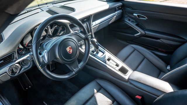 Fahrzeugabbildung Porsche 991 Carrera Coupé/Deutsch/SportAGA/PZ-SH