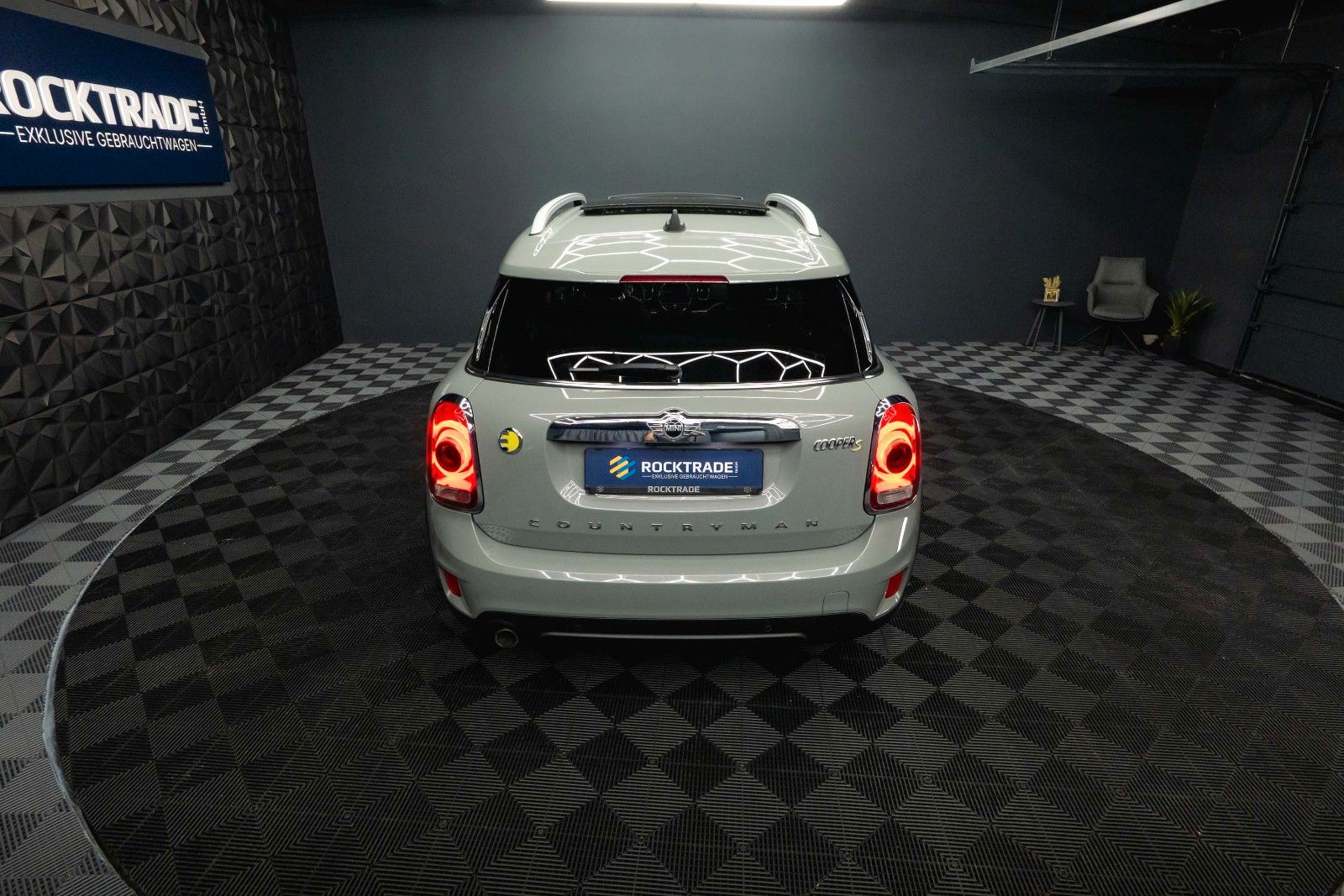 Fahrzeugabbildung MINI COOPER SE Countryman All4 | Pano | ACC | Plug-In