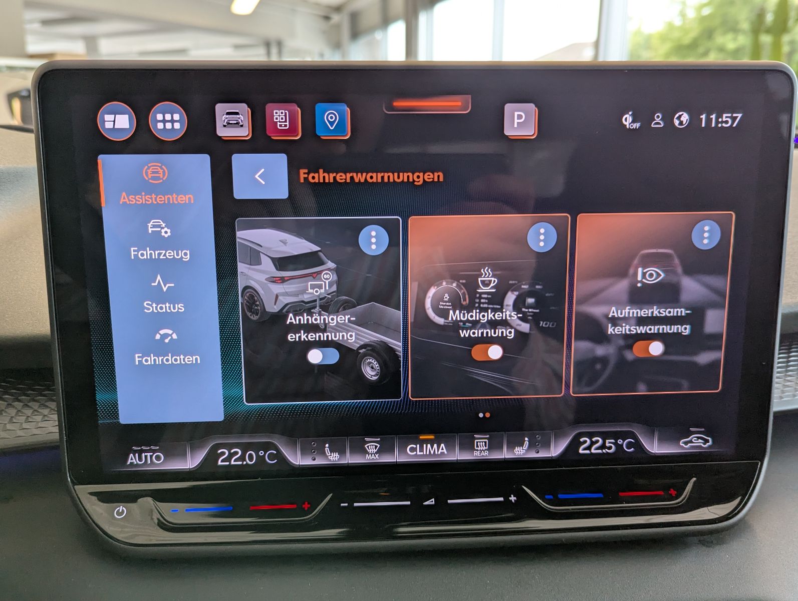 Fahrzeugabbildung CUPRA Terramar 1.5 TSI Tribe Senn Pano Matrix HUD AHK