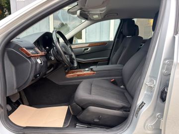 Mercedes E 220 - 12