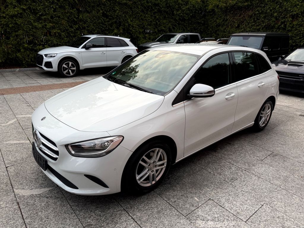Image of Mercedes-Benz B 180