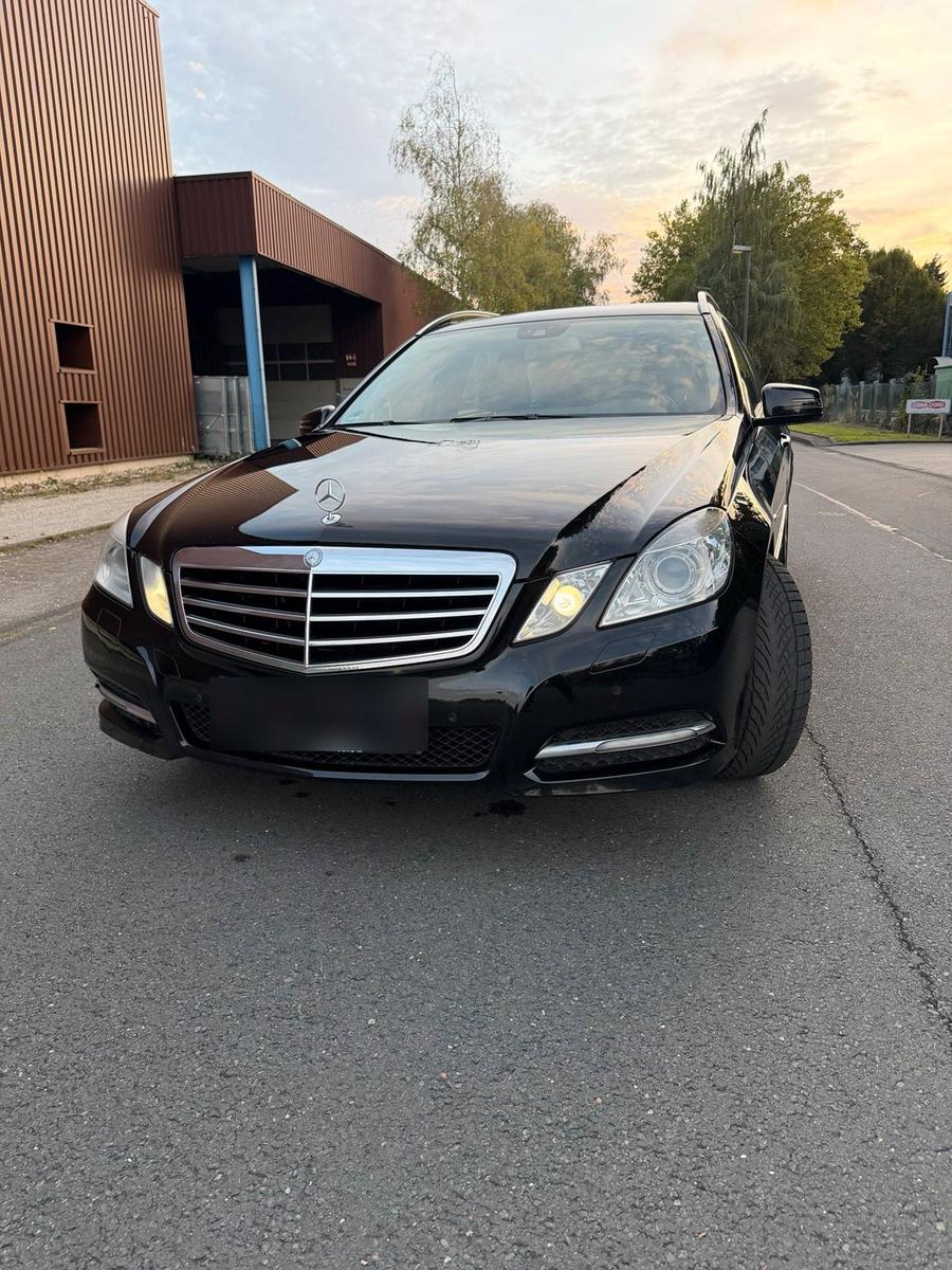 Mercedes-Benz E 220