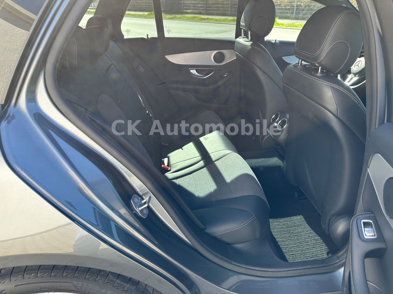 Fahrzeugabbildung Mercedes-Benz C200d T Avantgarde/Navi/LED/Kamera/AHK