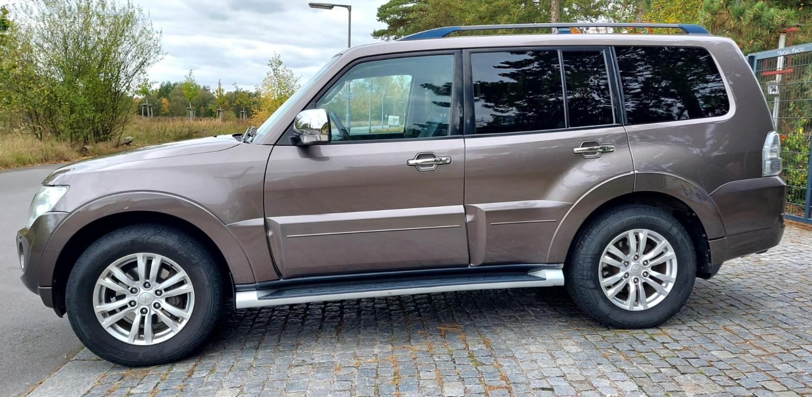 MITSUBISHI PAJERO 3.2 DI-D 200CH EDITION 30
