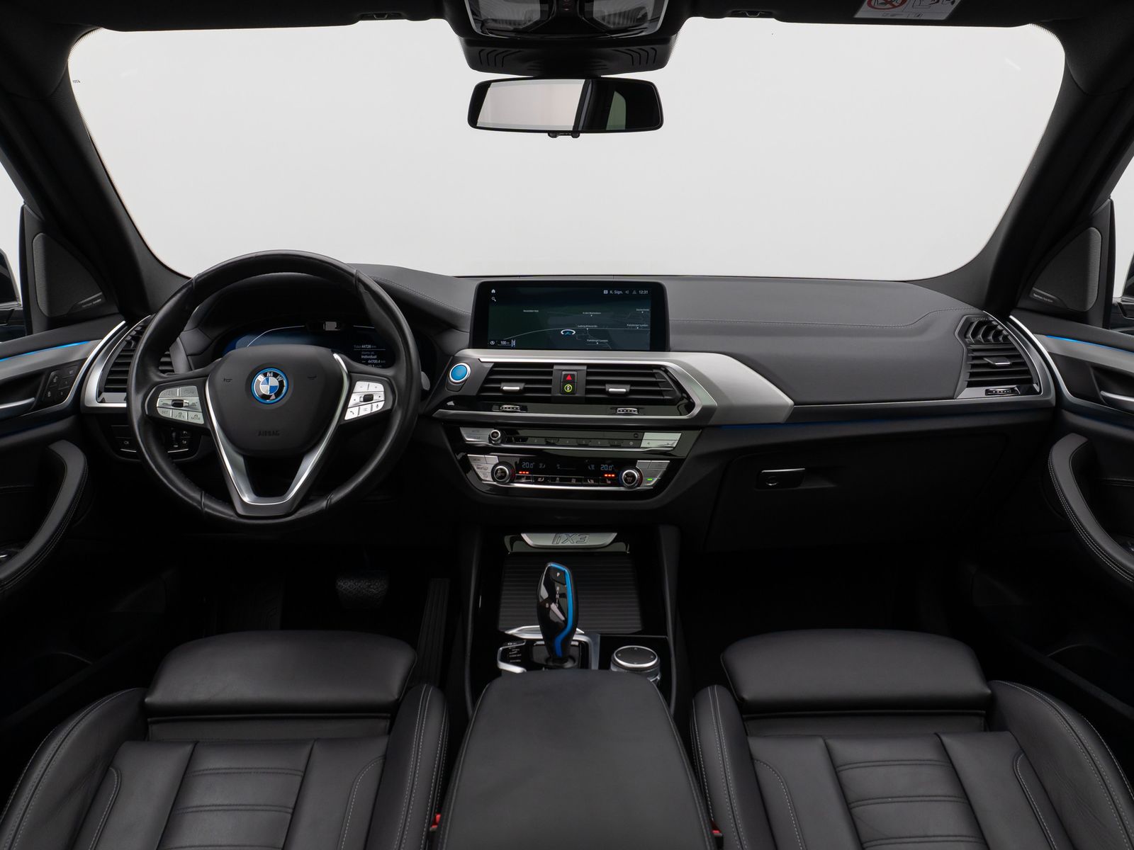 Fahrzeugabbildung BMW iX3 Impressive Panorama 360°HUD DAB H/K AHK Komf