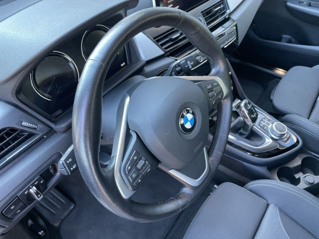 Fahrzeugabbildung BMW 218 Active Tourer d Adnantage Autom. Navi, Einpa