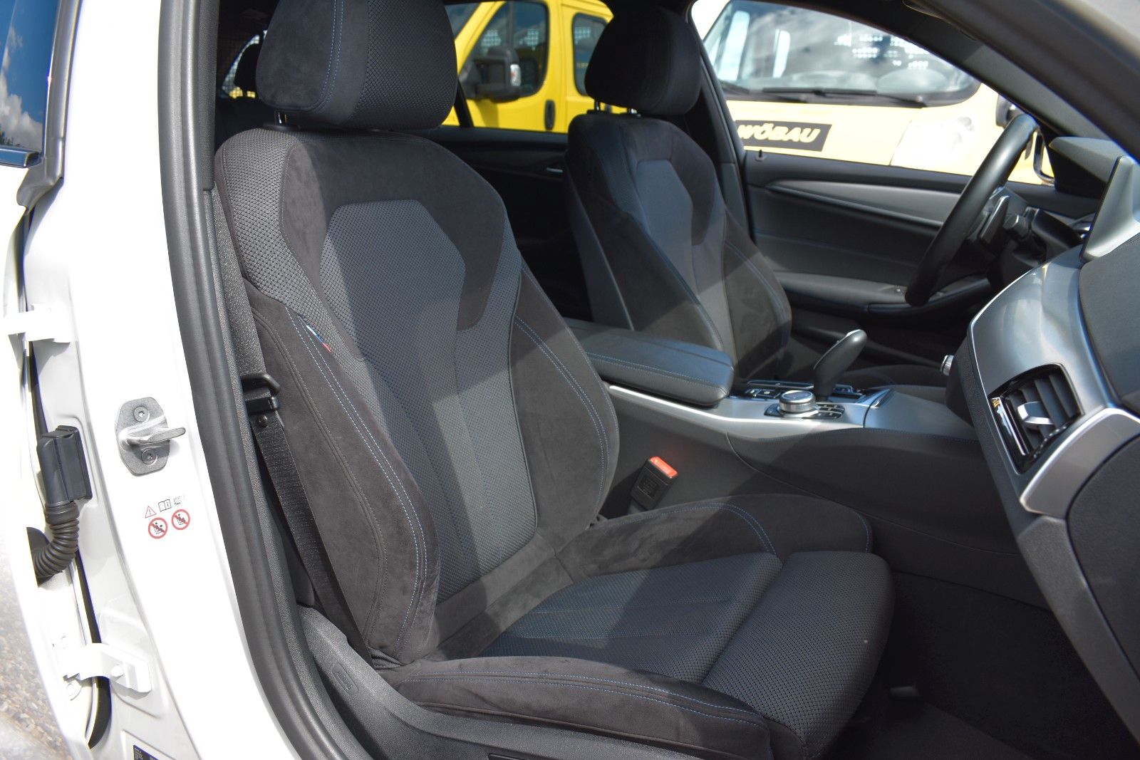 Fahrzeugabbildung BMW BMW 520d Touring  xDrive/M Sport/Anhänger/Shadow