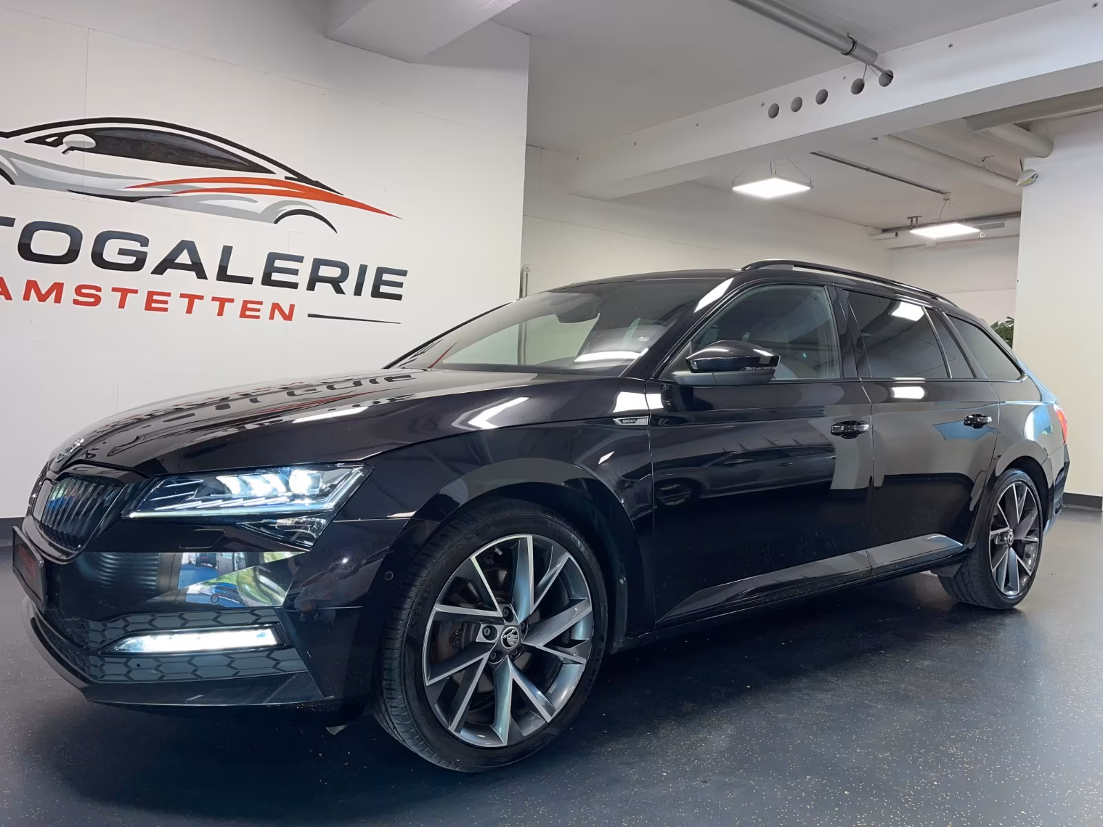 Skoda Superb*Sportline*LED*ACC*AHK*360Kam*Spur*