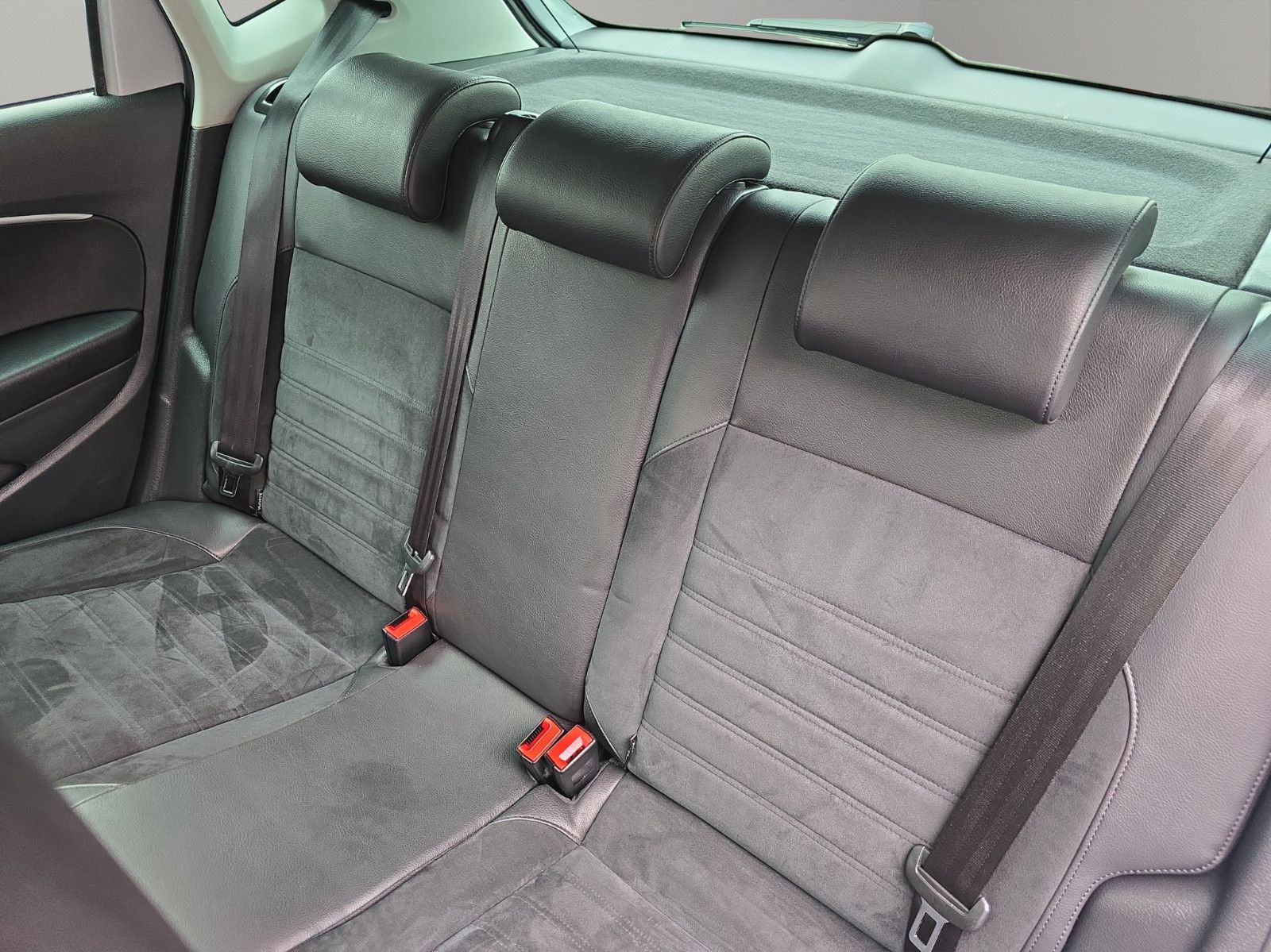 Fahrzeugabbildung Volkswagen Polo V Comfortline NAVI/ RÜCKFAHRKAMERA/ SHZ