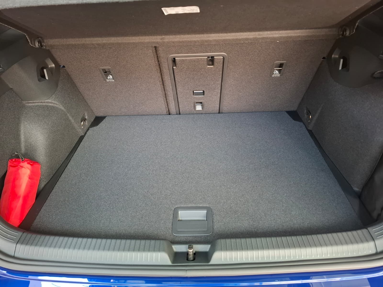 Fahrzeugabbildung Volkswagen Golf VIII Lim. R 2.0 TSI 4M. +ACC +IQ.Light +DCC