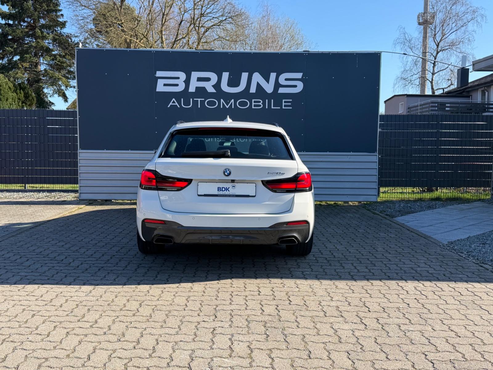 BMW 530 e M Sport Touring HUD Laserlicht Soft-Close