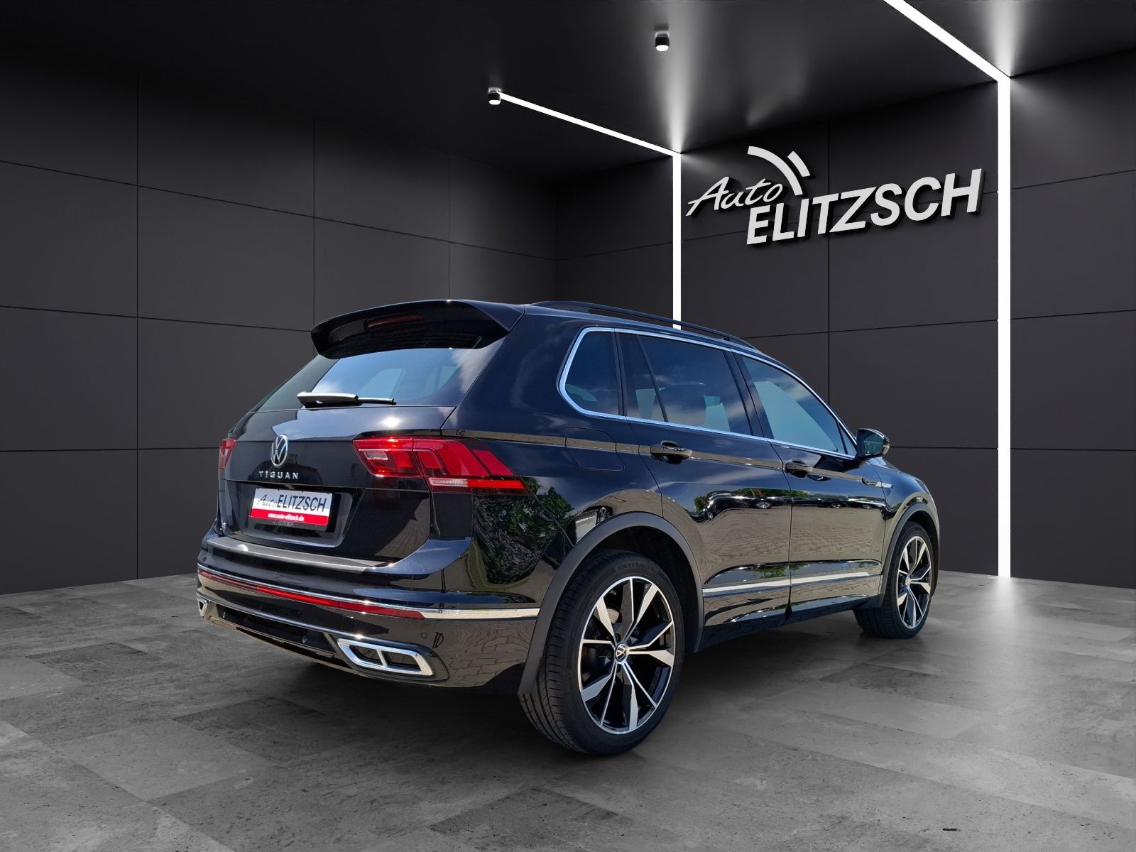 Fahrzeugabbildung Volkswagen Tiguan TDI R-Line DSG STH AHK LED AID ACC RFK 20