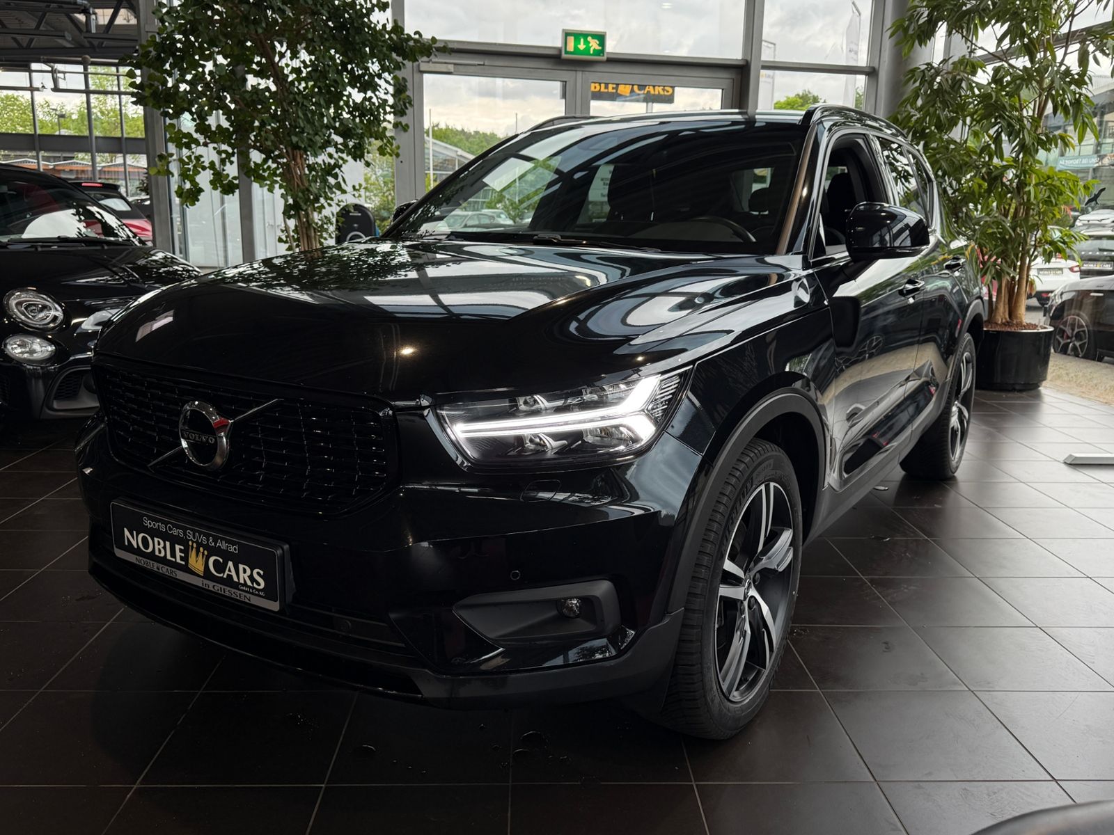 Fahrzeugabbildung Volvo XC40 R Design H/K ACC AHK KAM