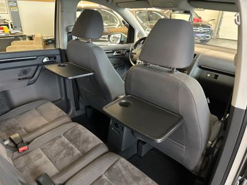 Volkswagen Touran Highline DSG *PANO*SHZ*NAVI*PDC*TEMPOMAT*