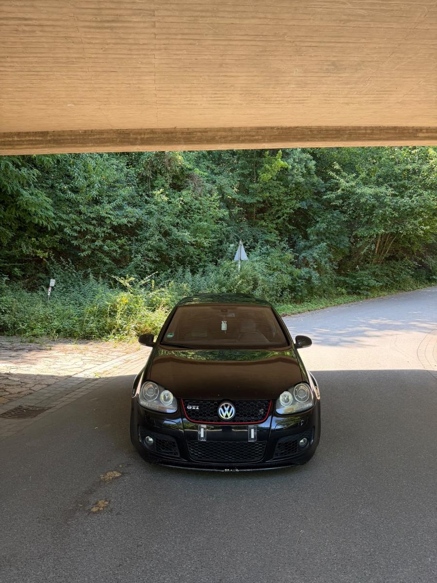 Volkswagen Golf 2005 — двигун 1.997 cm³, 200 HP (147kW)