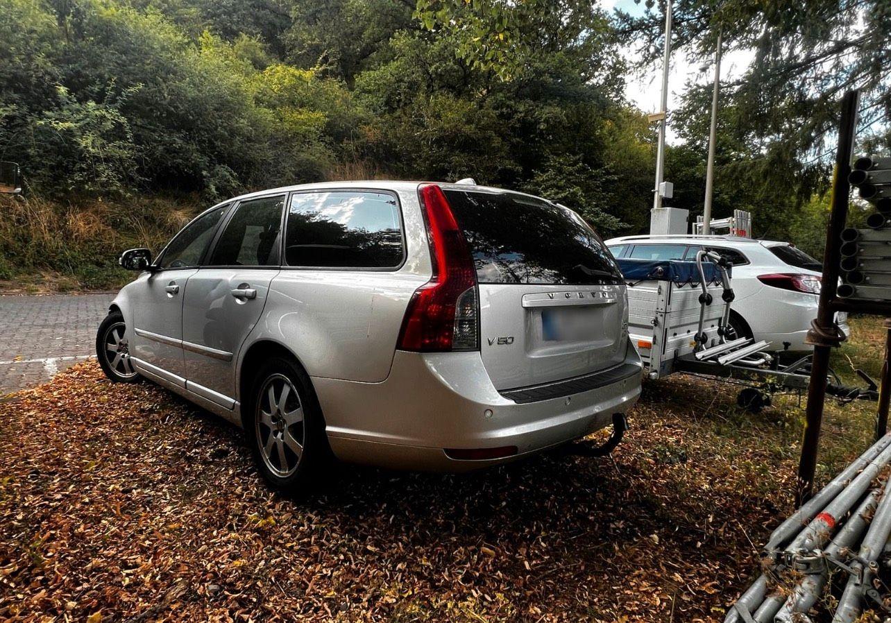 Volvo V50 2010 — interior