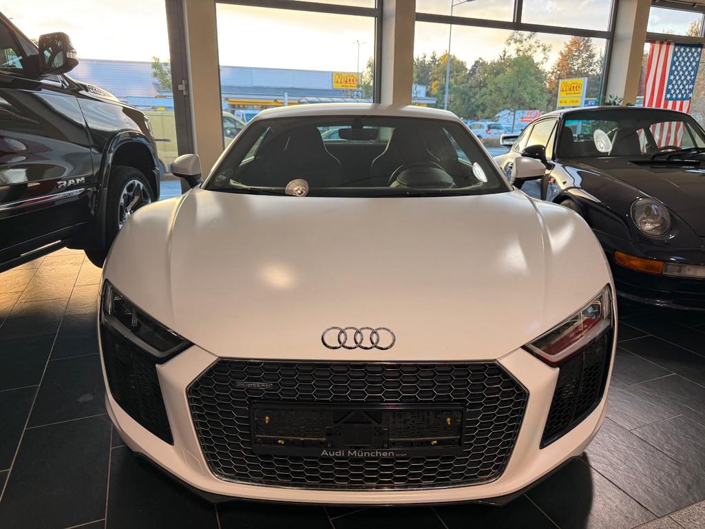 Audi R8