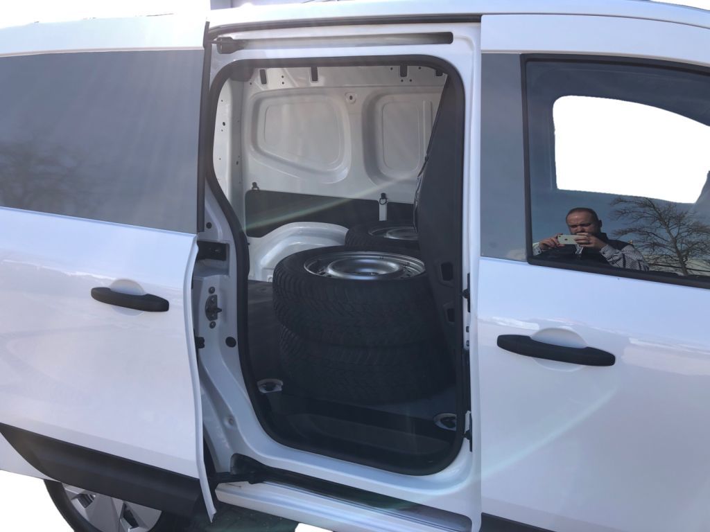 Fahrzeugabbildung Nissan Townstar L1 2,0 DIG-T 130 Acenta sehr gepflegt!!