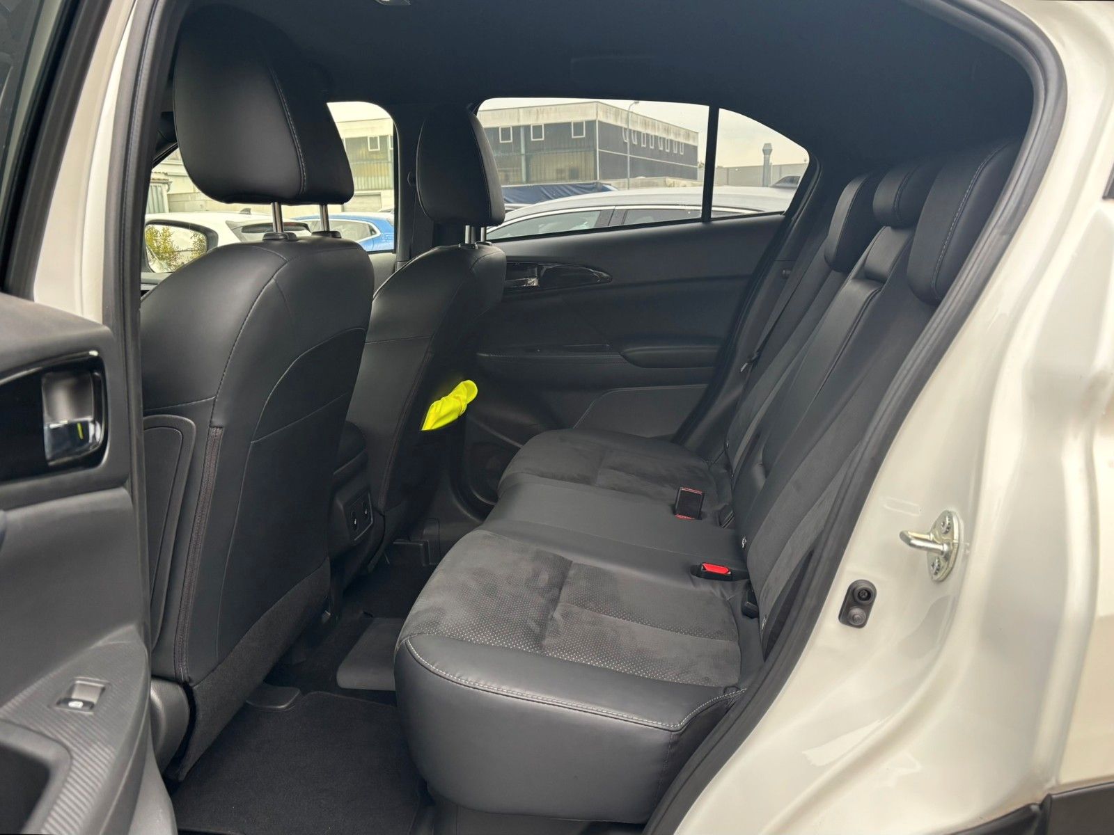 Fahrzeugabbildung Mitsubishi Eclipse Cross PHEV Select