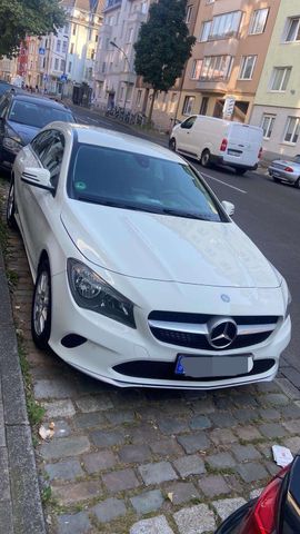 MERCEDES-BENZ Mercedes-Benz CLA 200d zum verkaufen