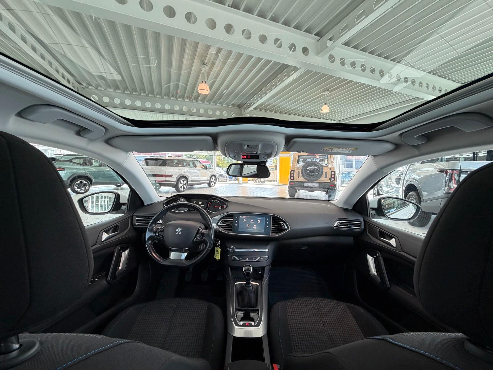 Peugeot 308 Style 1.2 Kamera Panorama Sitzheizung