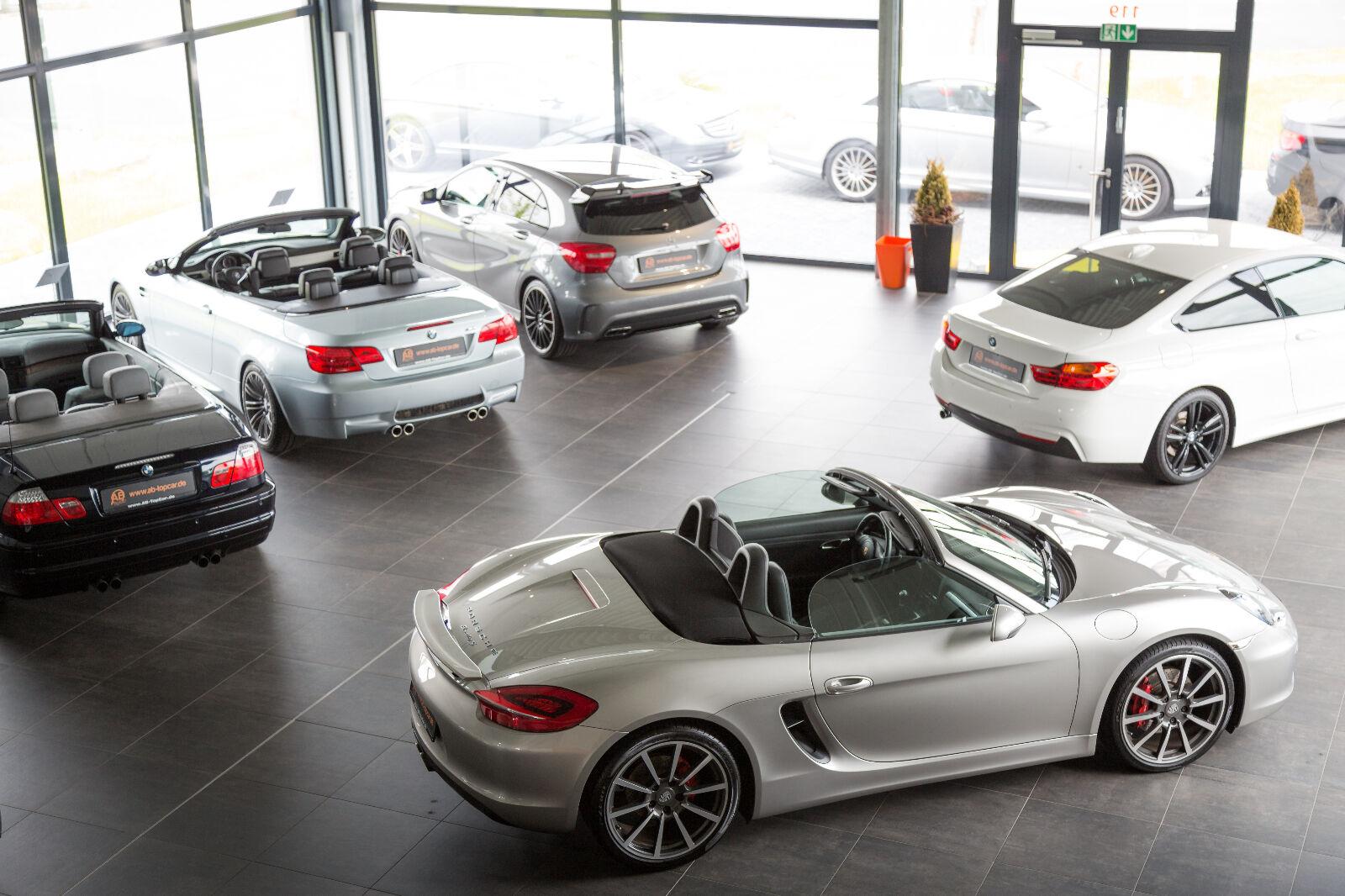 showroom-image-bottom