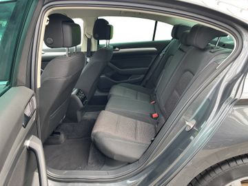 Volkswagen Passat Comfortline 1,4 TSI Navi+SHZ+PDC+Allwette