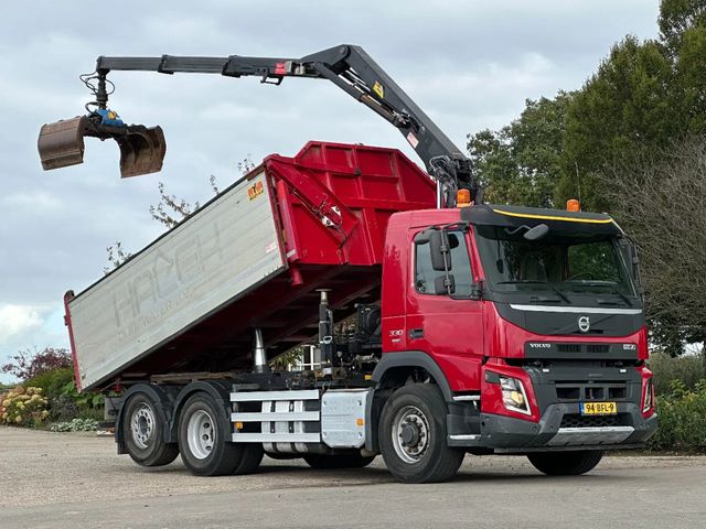 Volvo FMX 330 EURO6!!6X4!!VOORAS AANGEDREVEN!!Z-Kraan/