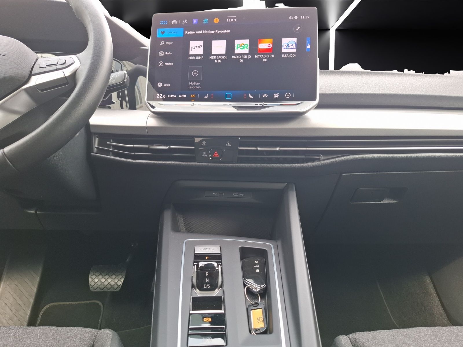 Fahrzeugabbildung Volkswagen Golf VIII Variant TDI Life DSG LED Navi AID HUD