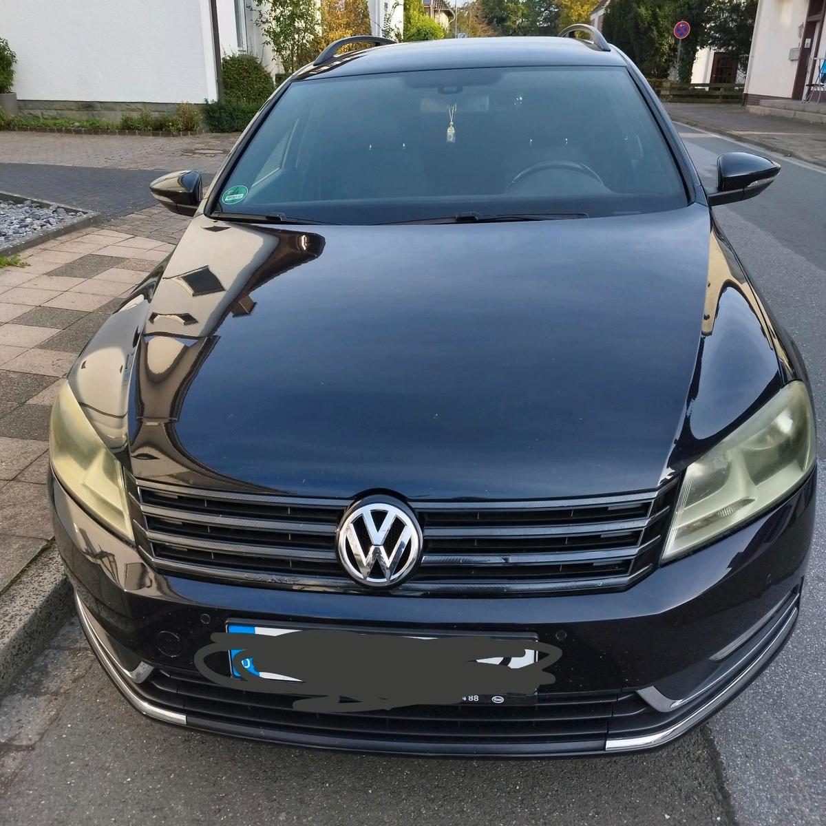 Volkswagen Passat 2013 — interior