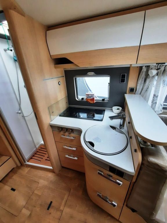 Fahrzeugabbildung HYMER / ERIBA / HYMERCAR B-Klasse 680 Lithium/Solar/Gastank/1.Hand