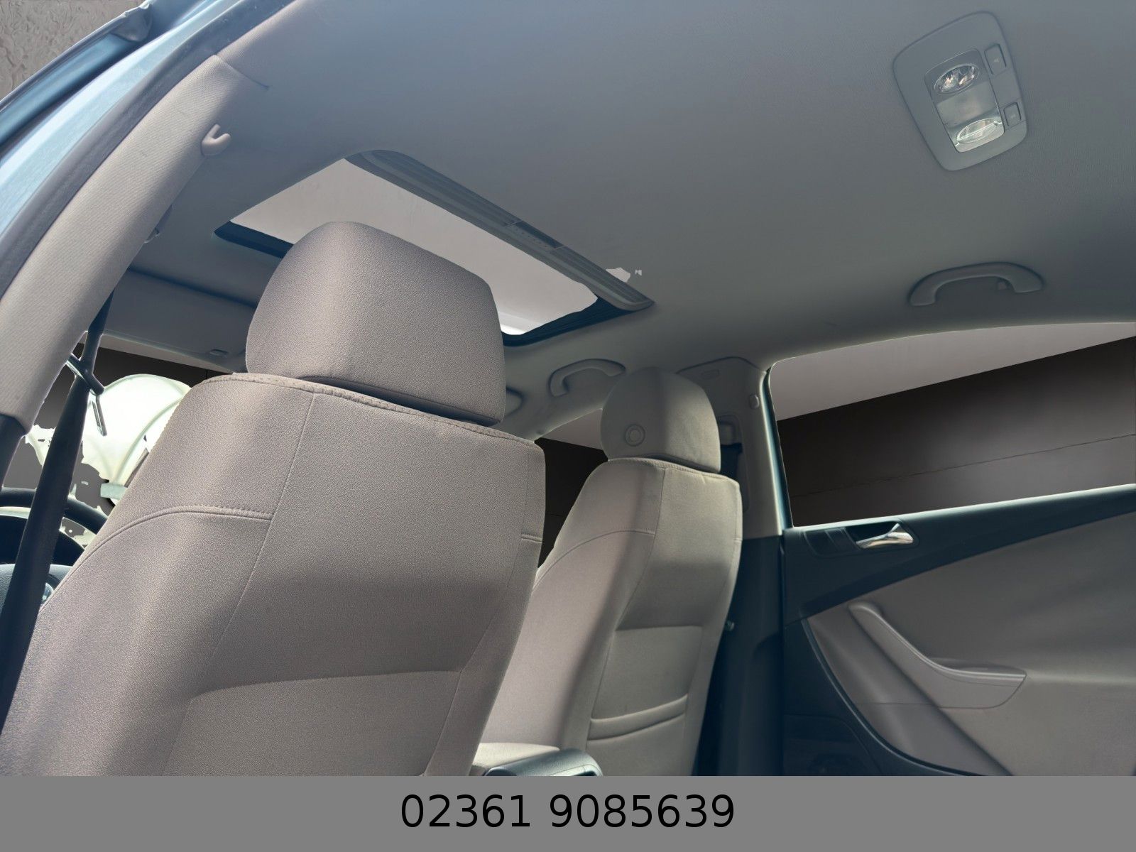 Fahrzeugabbildung Volkswagen Passat Lim. Comfortline;Klimaaut./2xParktronik/