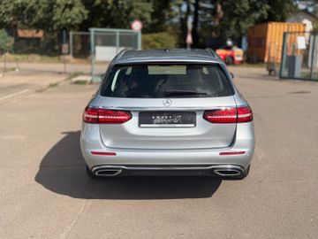 Mercedes E 220 - 6