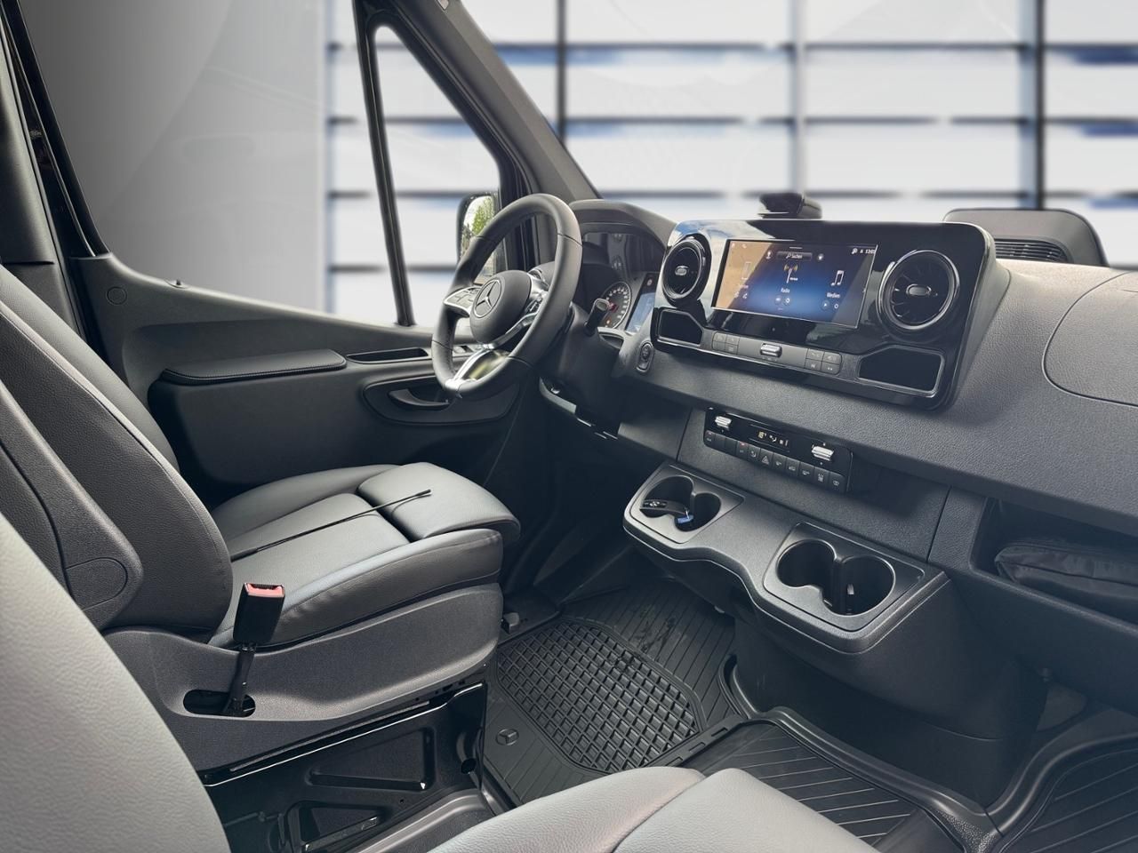 Fahrzeugabbildung Mercedes-Benz Sprinter 319 CDI Tourer 9-Sitzer*LED*Standheizun