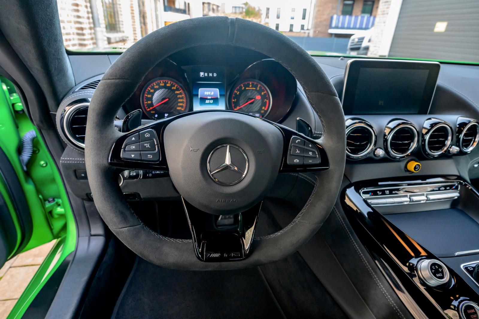 Mercedes-Benz AMG GT R