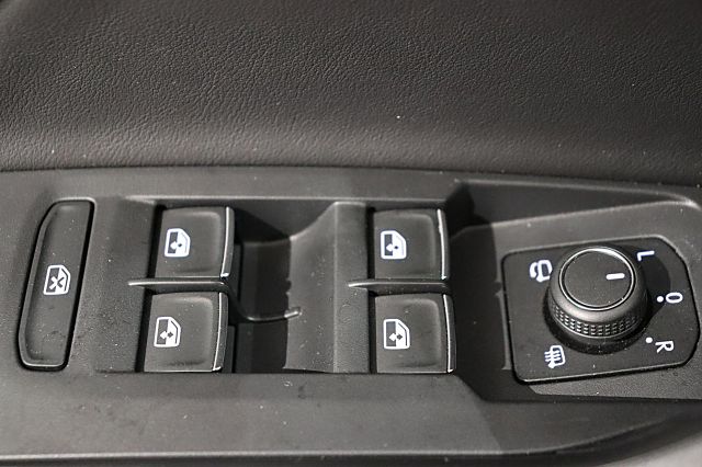 T-Cross Style 1.0 TSI DSG ACC NAVI TravelAssist 