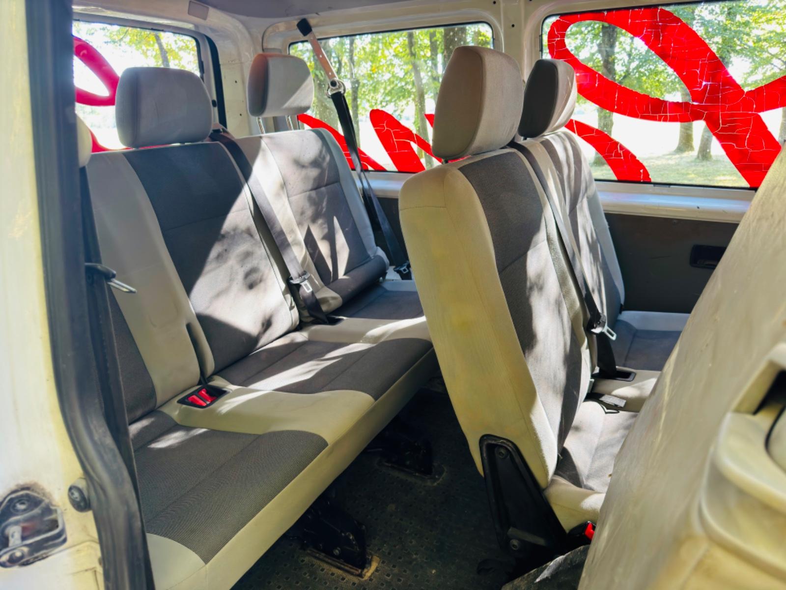 Volkswagen Caravelle 2010 — photo 22