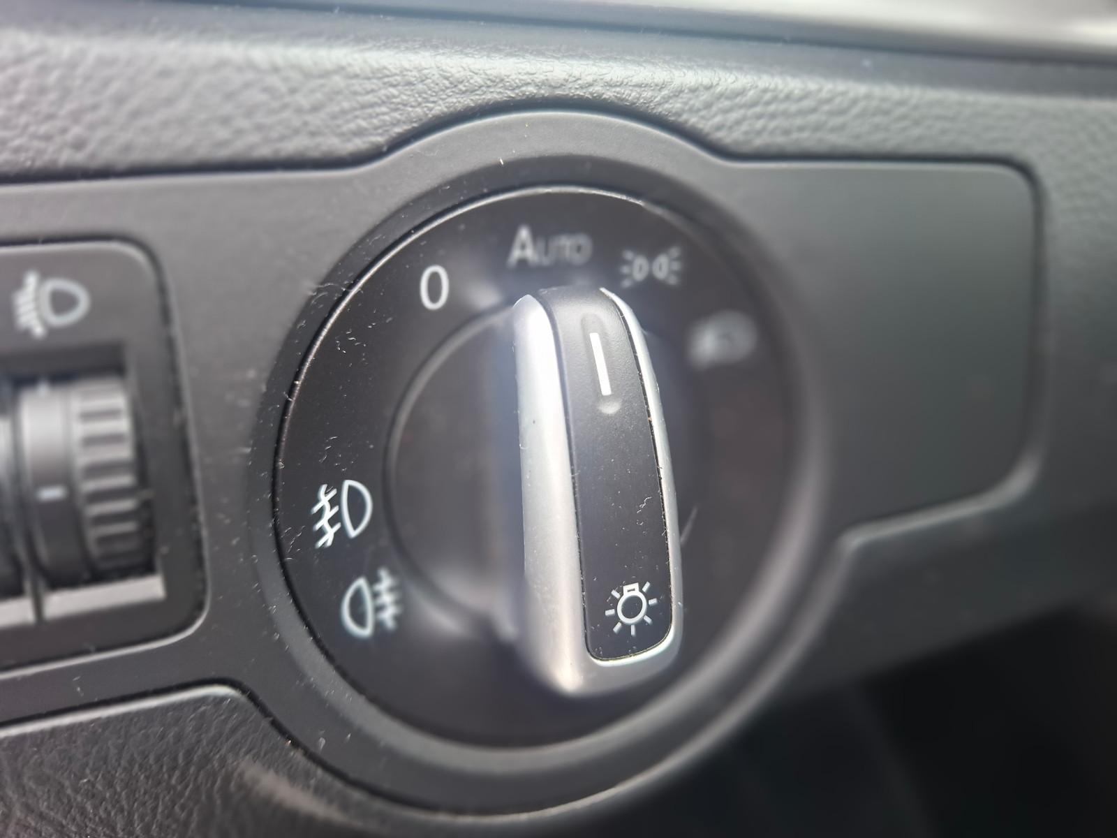 Volkswagen Passat 2011 — photo 20