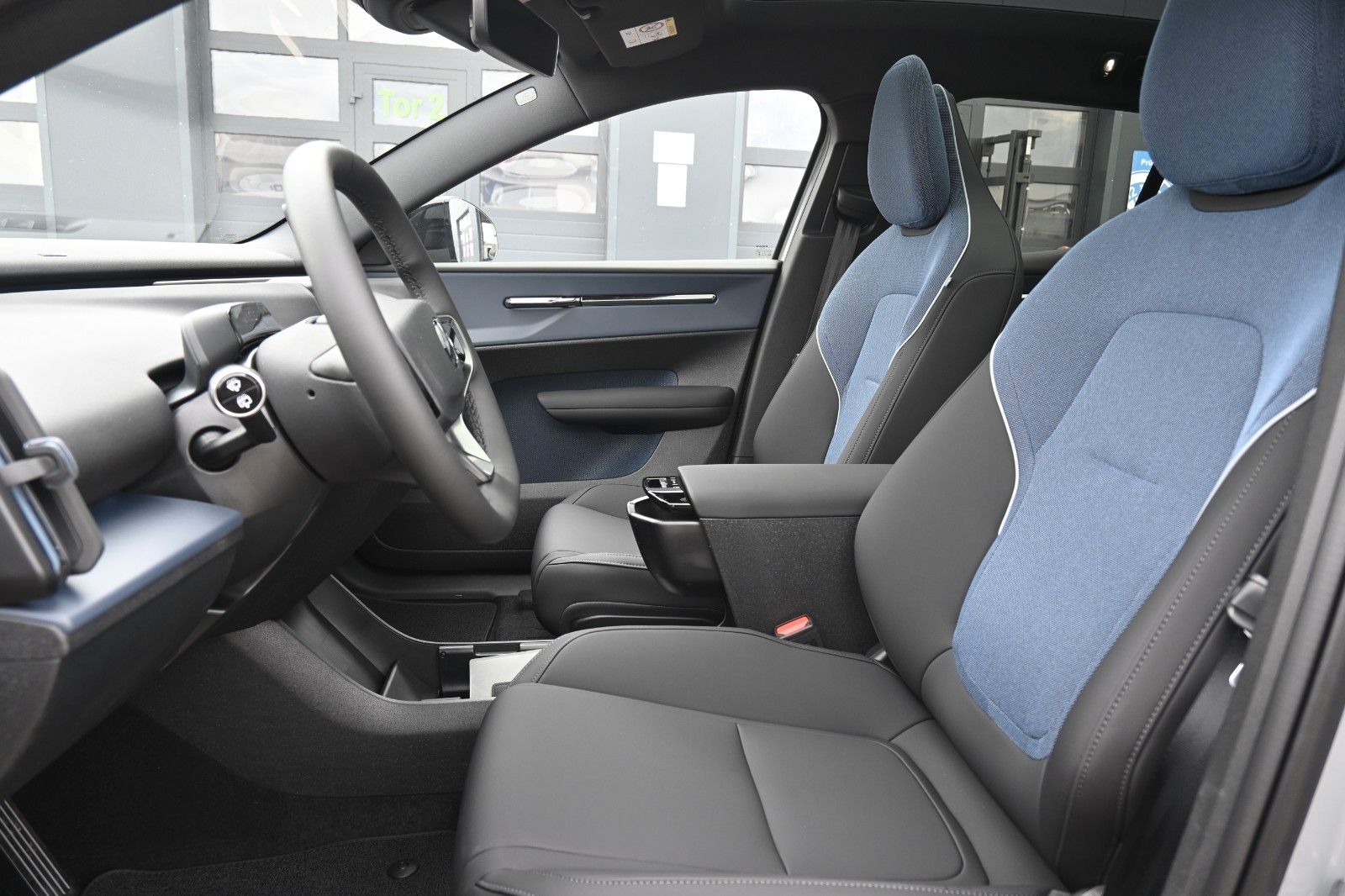 Fahrzeugabbildung Volvo EX30 Cross Country Ultra Twin Motor Performance