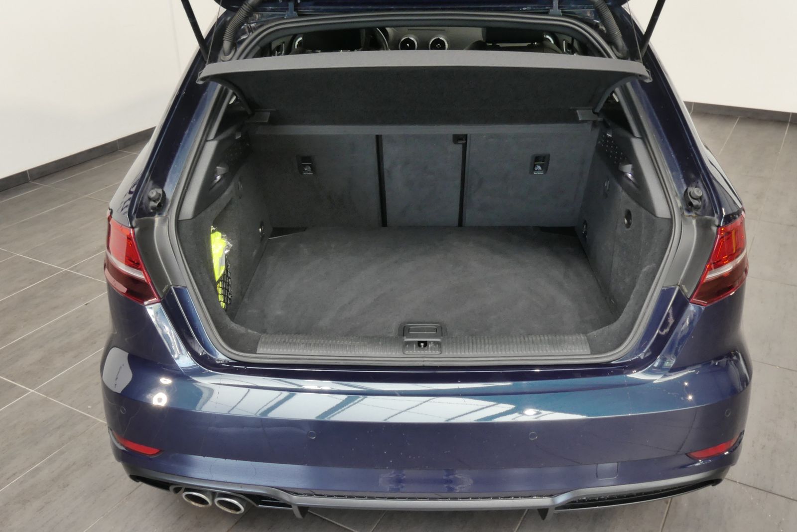 Fahrzeugabbildung Audi A3 SpB 40 TDI Qu S-Line NAV+XEN+VCOCKPIT+PANO+SH