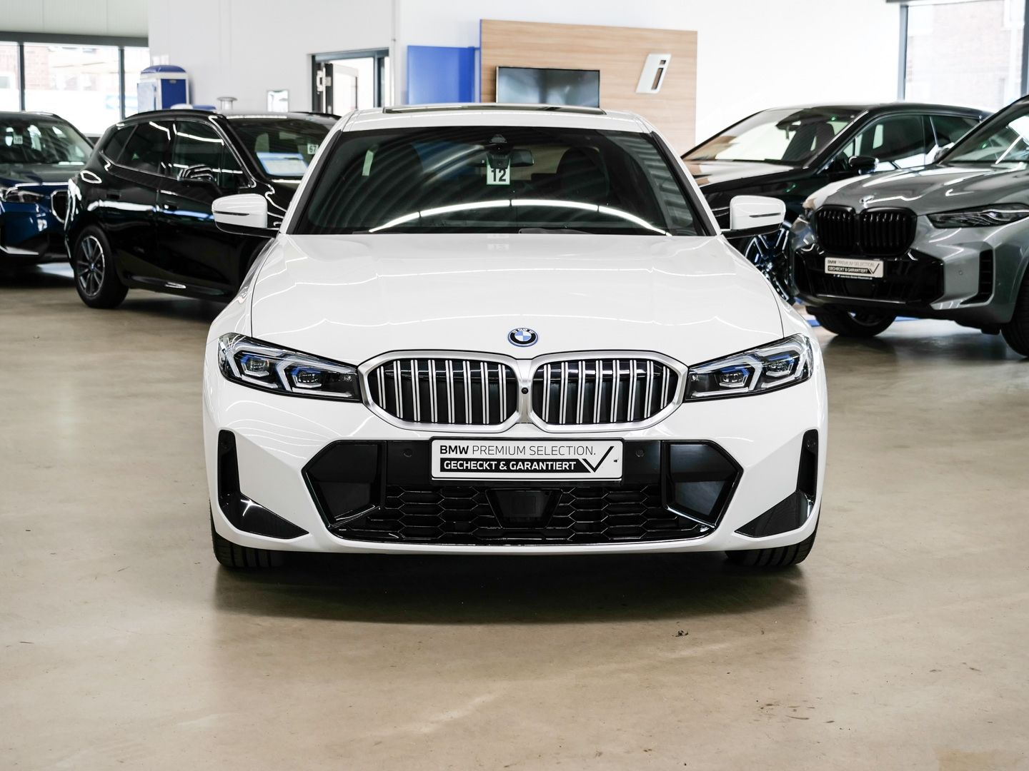 BMW 330 e xDrive LEDER M SPORT 19''LC PROF GLASDACH foto 3
