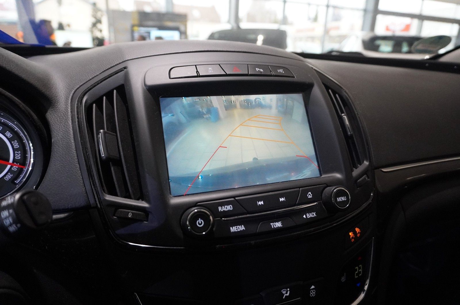 Fahrzeugabbildung Opel Insignia A ST 1.6 INNOVATION NAVI/LED/KAMERA/AHK