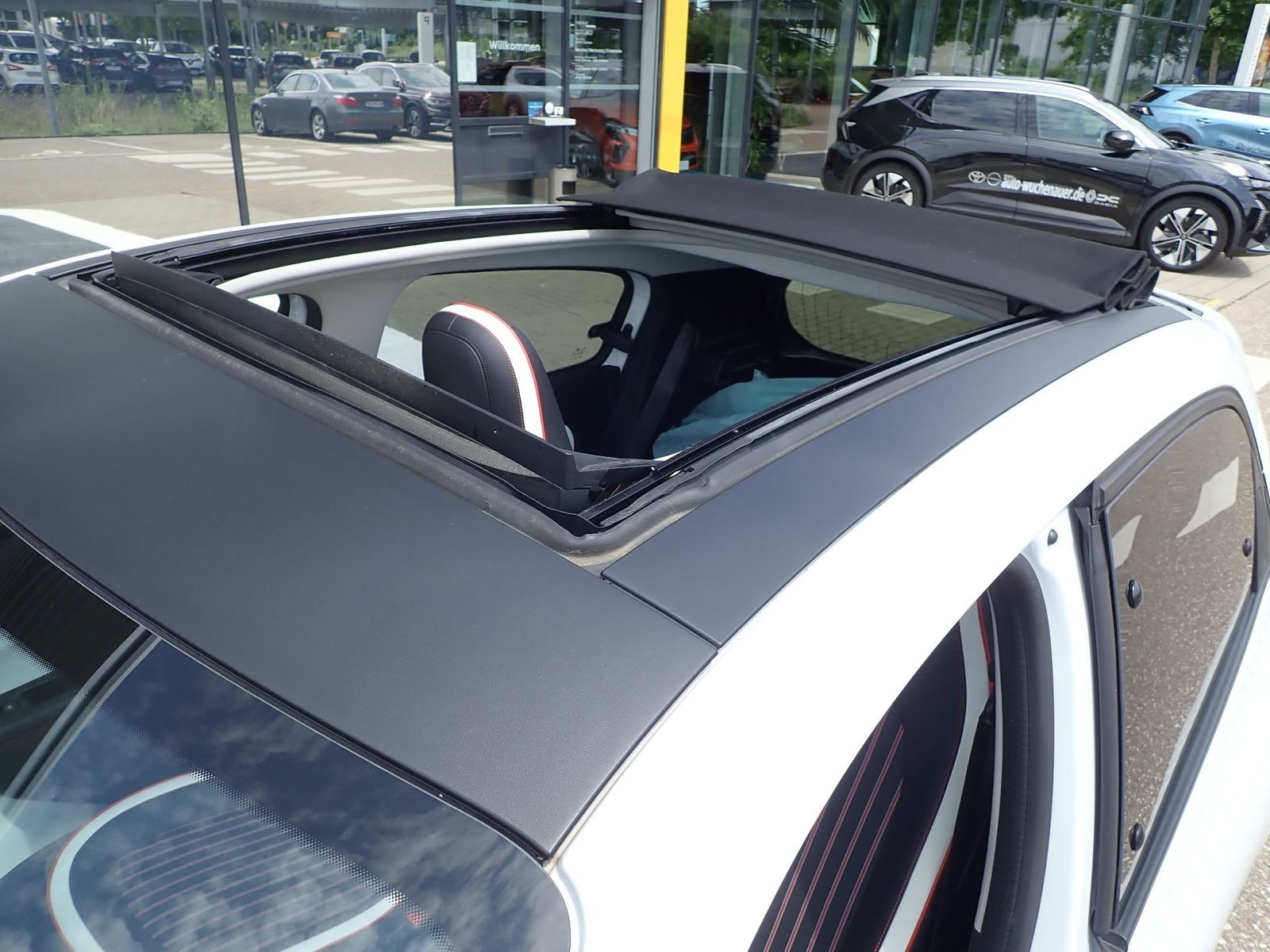 Fahrzeugabbildung Renault Twingo TCe 90 LE COQ SPORTIF/AUTOMATIK/ FALTDACH